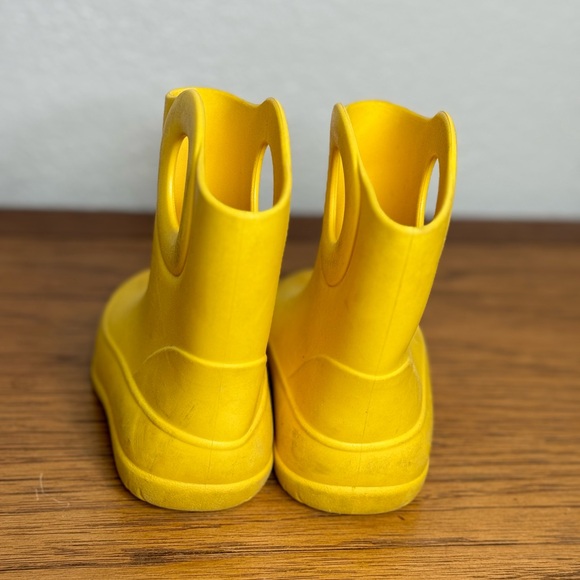 Okabashi Toddler Kendall Rain Boots, Yellow Size 6 - Picture 3 of 5